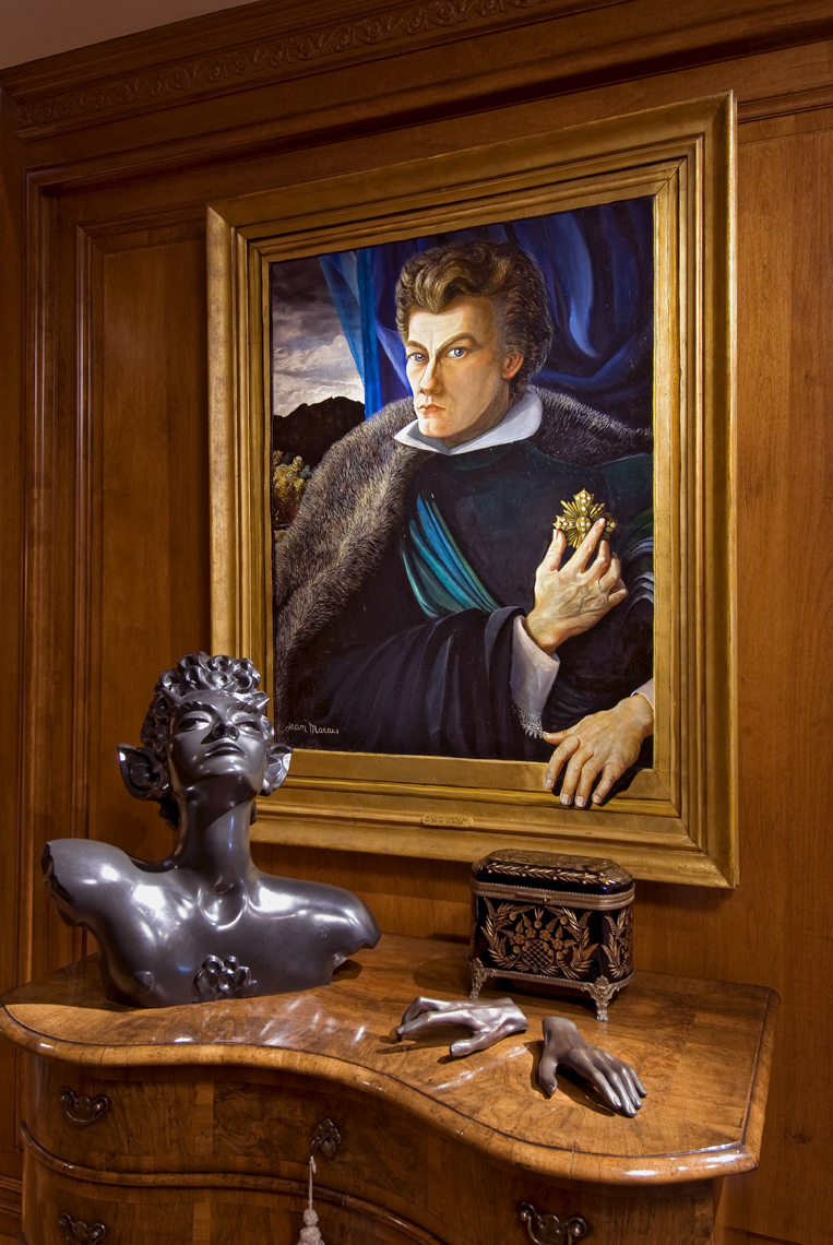 Wunderman-Marais-bust-and-hands
